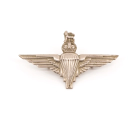 Cap badge Parachute Regiment British Airborne