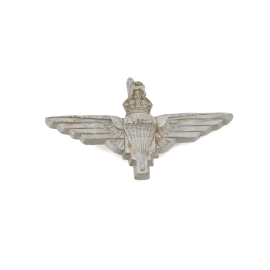Cap badge " Economique" Parachute Regiment British Airborne
