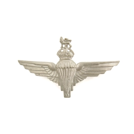 Cap badge Parachute Regiment British Airborne