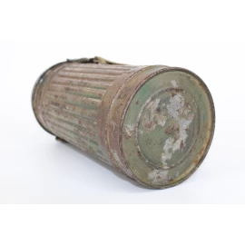 Masque anti-gaz Wehrmacht dans son boitier camouflé trois tons 1944