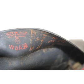 Masque anti-gaz Wehrmacht dans son boitier camouflé trois tons 1944