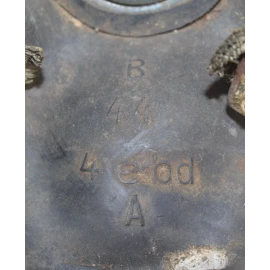 Masque anti-gaz Wehrmacht dans son boitier camouflé trois tons 1944