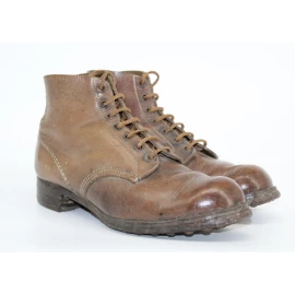 Paire de brodequins de combat 1944